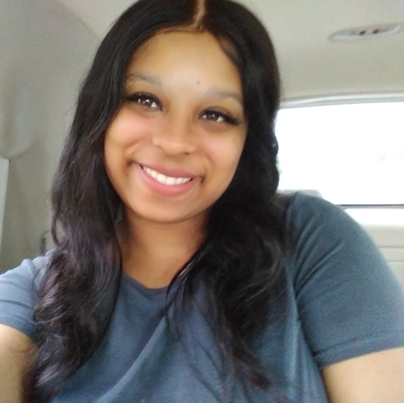 Meet your Posher, Tori - Picture 1 of 1